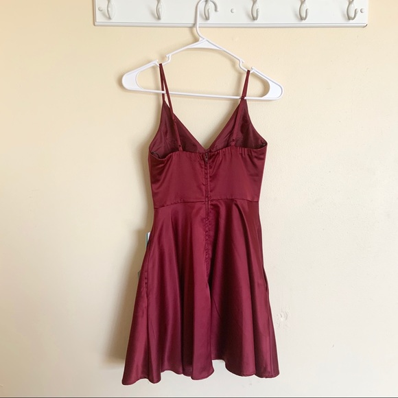 Wine color, v-neck homecoming/ prom dress - Picture 5 of 5